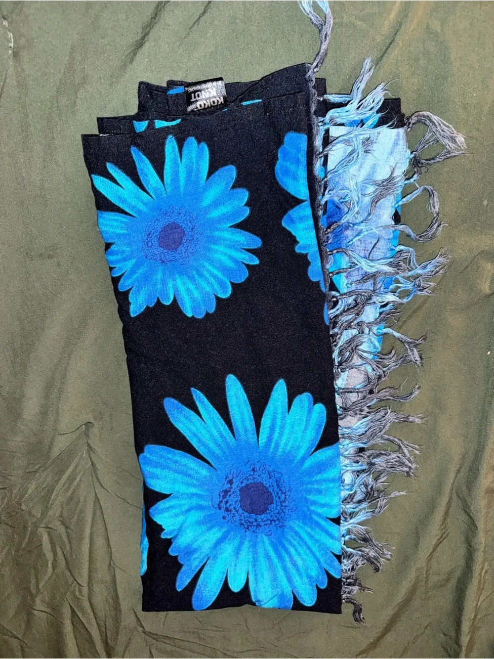 3 Scarves bundle - Picture 7 of 8